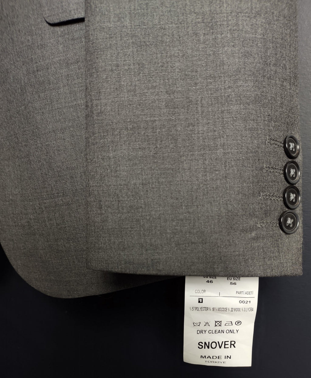 Snover Men's Grey 2-Piece Suit 46R/40W Modern Tailored NWT