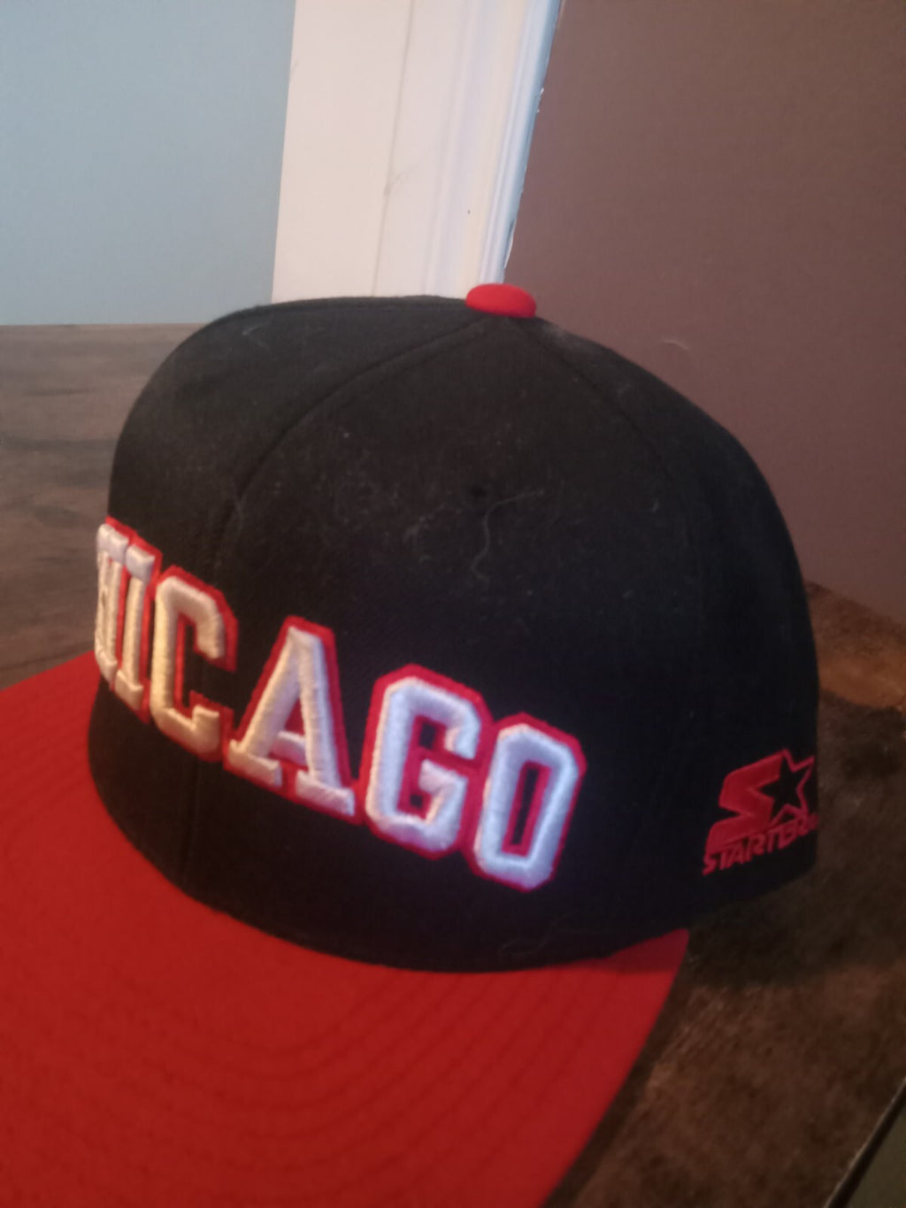 Chicago Bulls Starter Snapback Baseball Hat - Black/Red - Adjustable