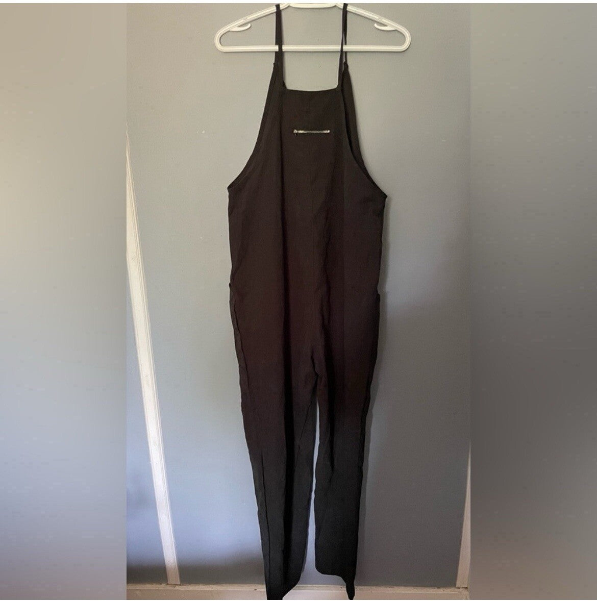 Women’s Suede-Like Black Jumpsuit Size Medium – Fashionable One-Piece VG