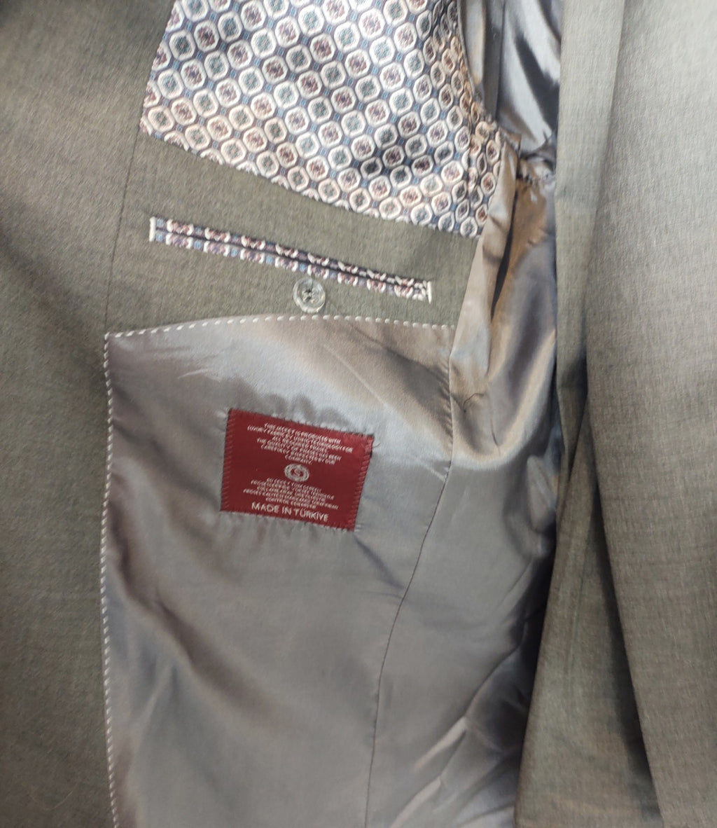 Snover Men's Grey 2-Piece Suit 46R/40W Modern Tailored NWT