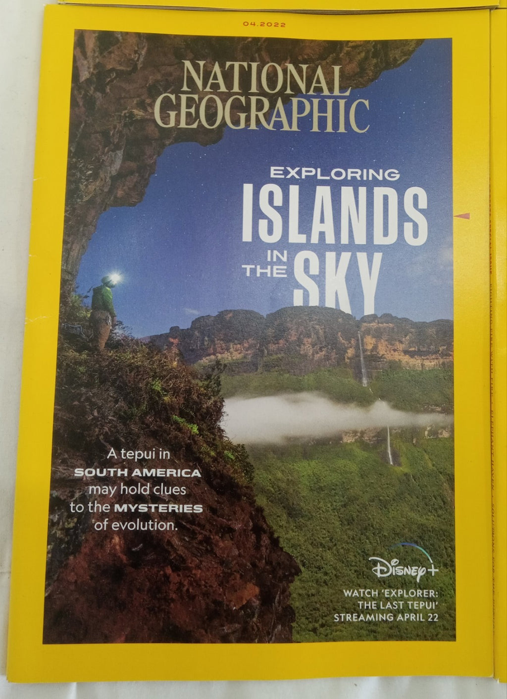 National Geographic Jan–June 2022 | 6 VG+ Mags | Faux Leather Slipcase