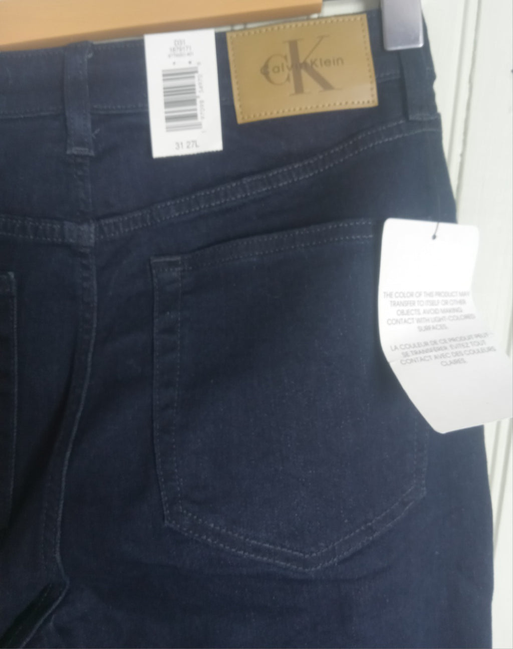 NWT Women’s Calvin Klein Jeans Size 31x27 – Slim Straight Mid Rise Denim