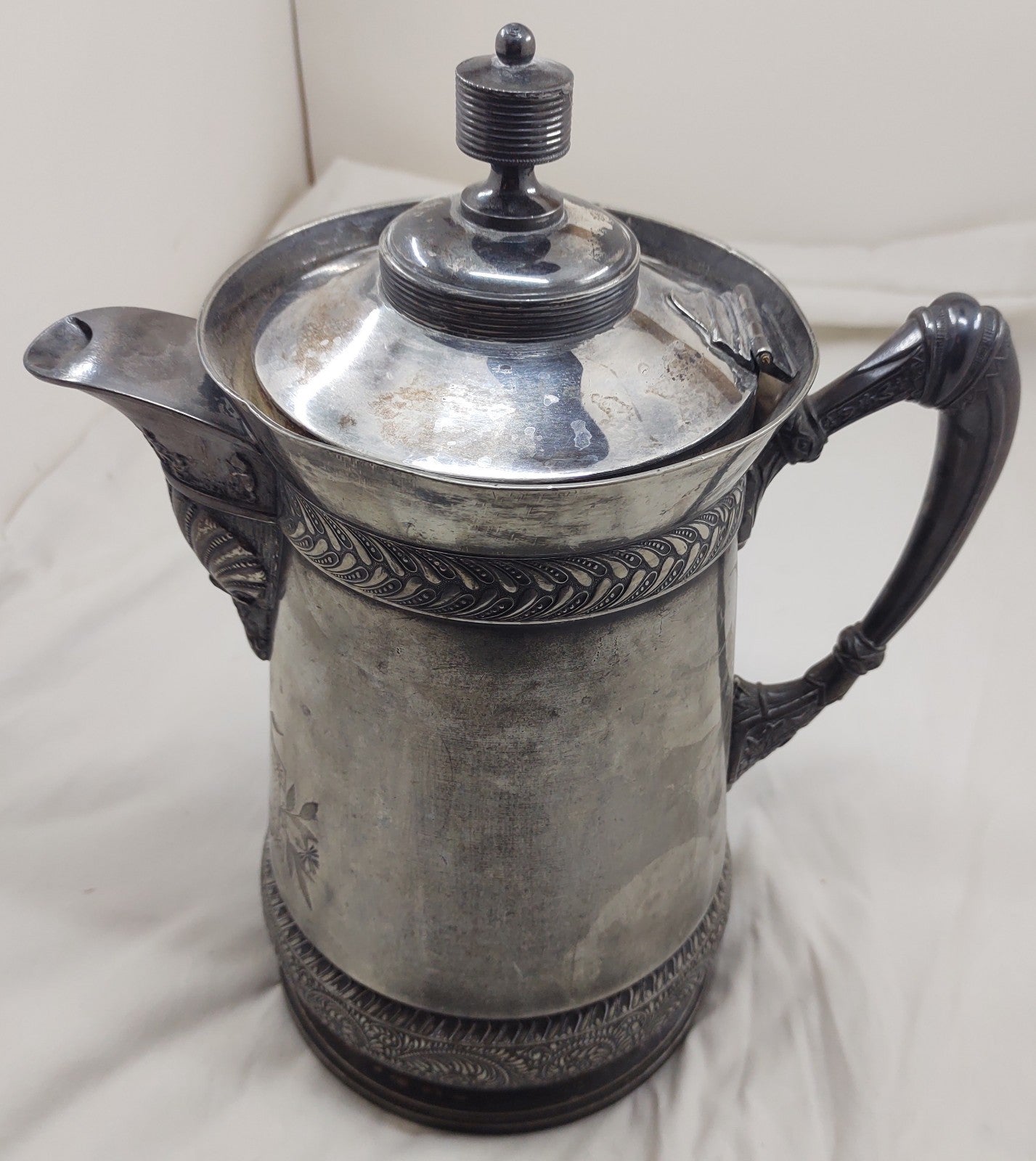 Meriden Britannia Victorian Silverplate Ice Water Pitcher #193 Repoussé Ornate