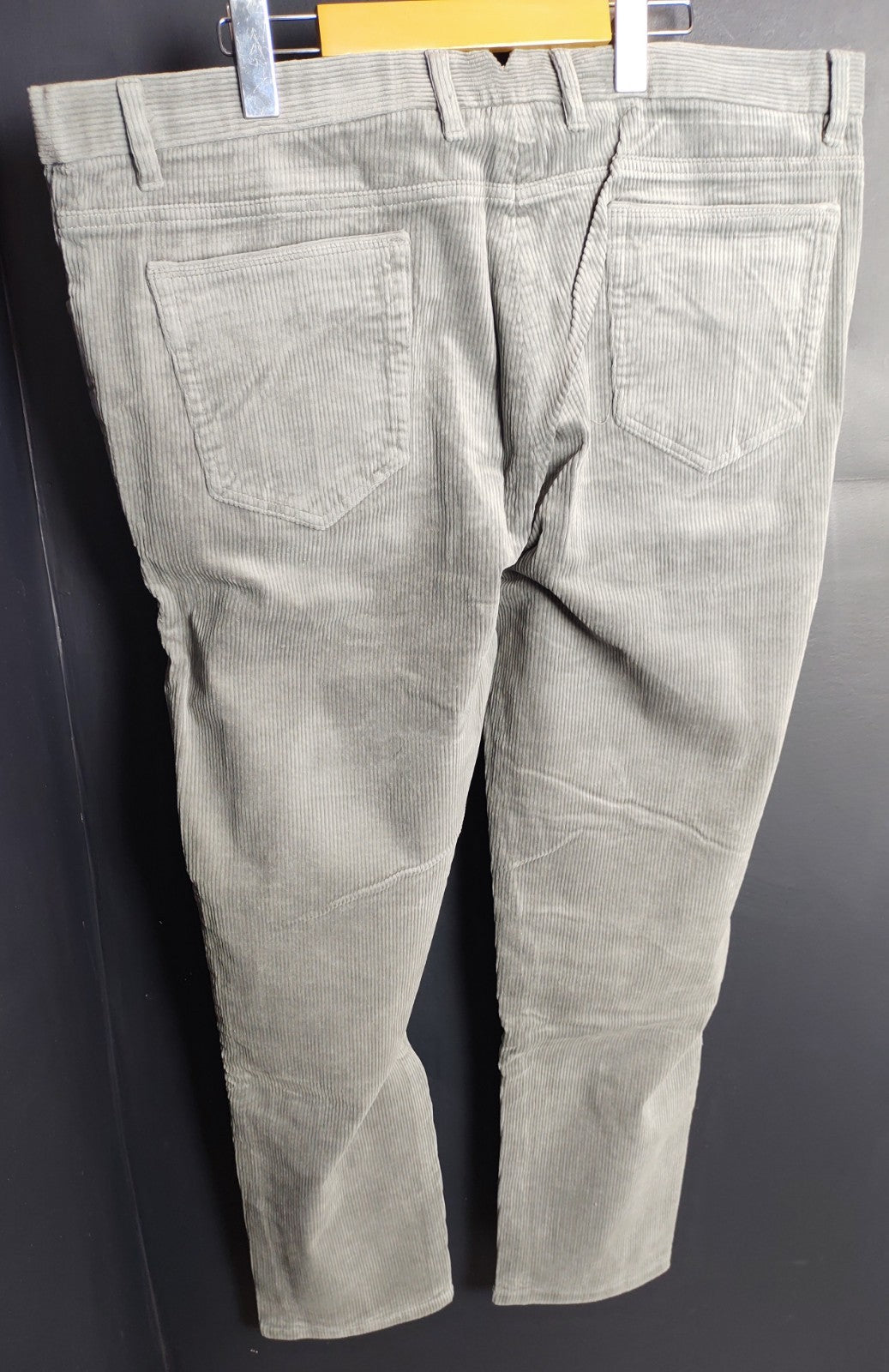 Snover Men’s Grey Corduroy Chino Pants Straight Leg Stretch Fit NWT