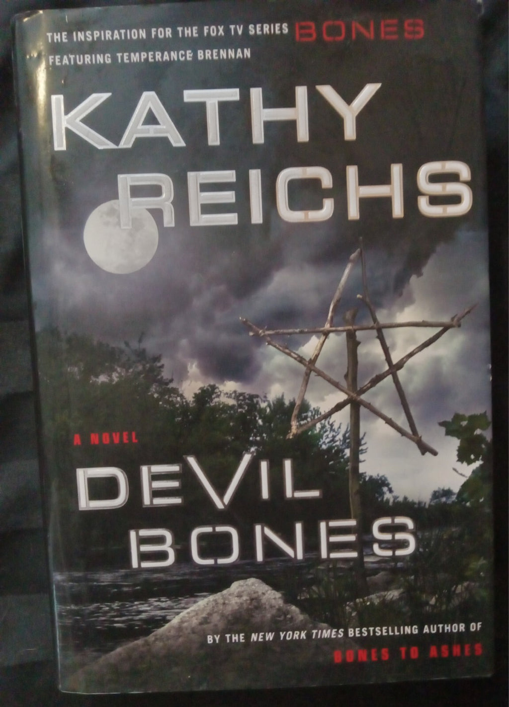Devil Bones by Kathy Reichs – Temperance Brennan – Hardcover