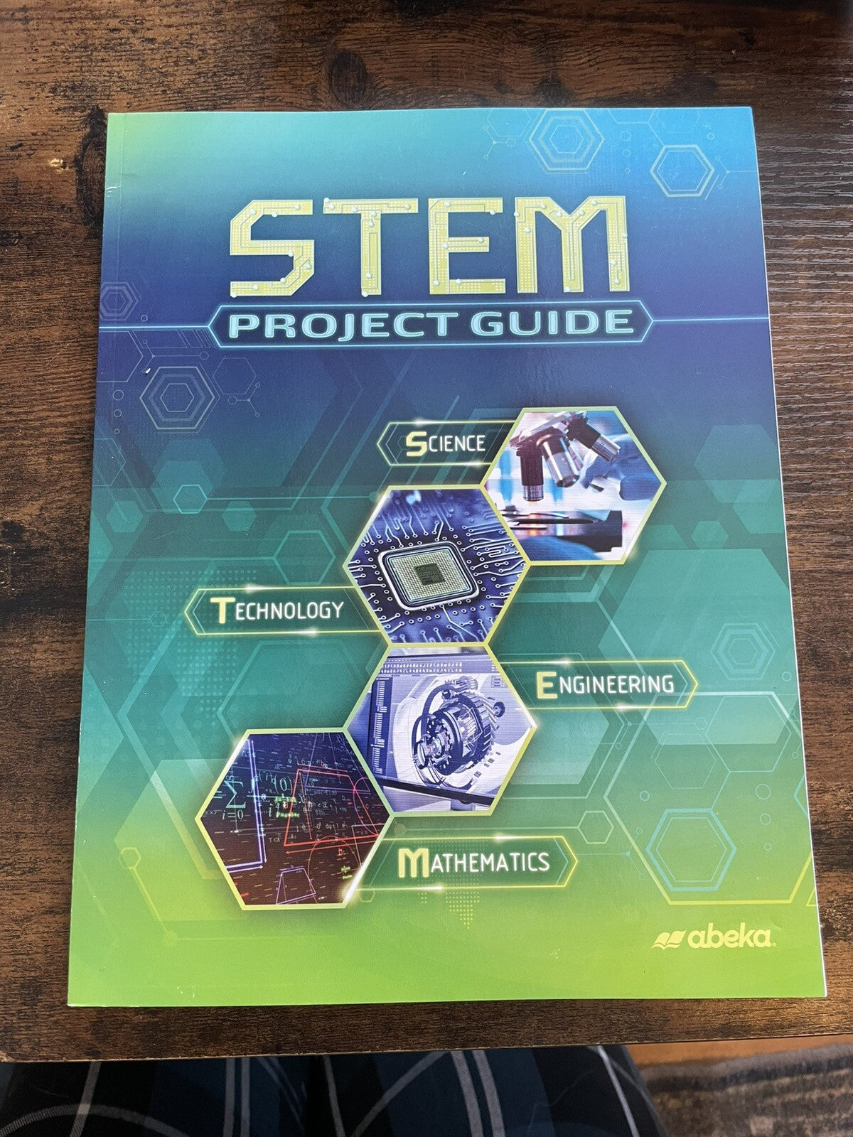 Abeka 9th Grade STEM Project Guide Textbook – Curriculum Supplement PB