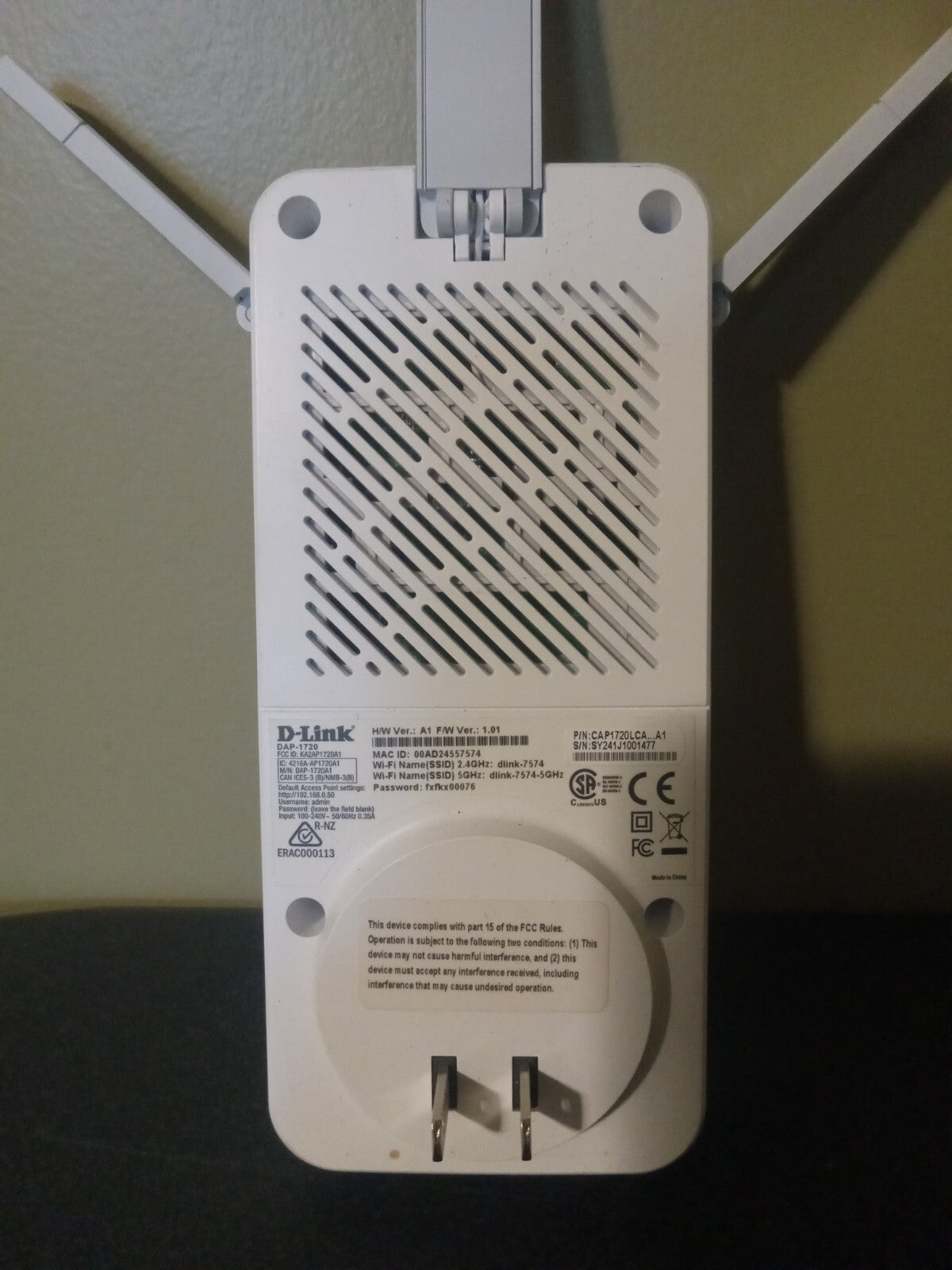 D-Link WiFi Extender – Boost Wireless Signal Range – Network Accessory