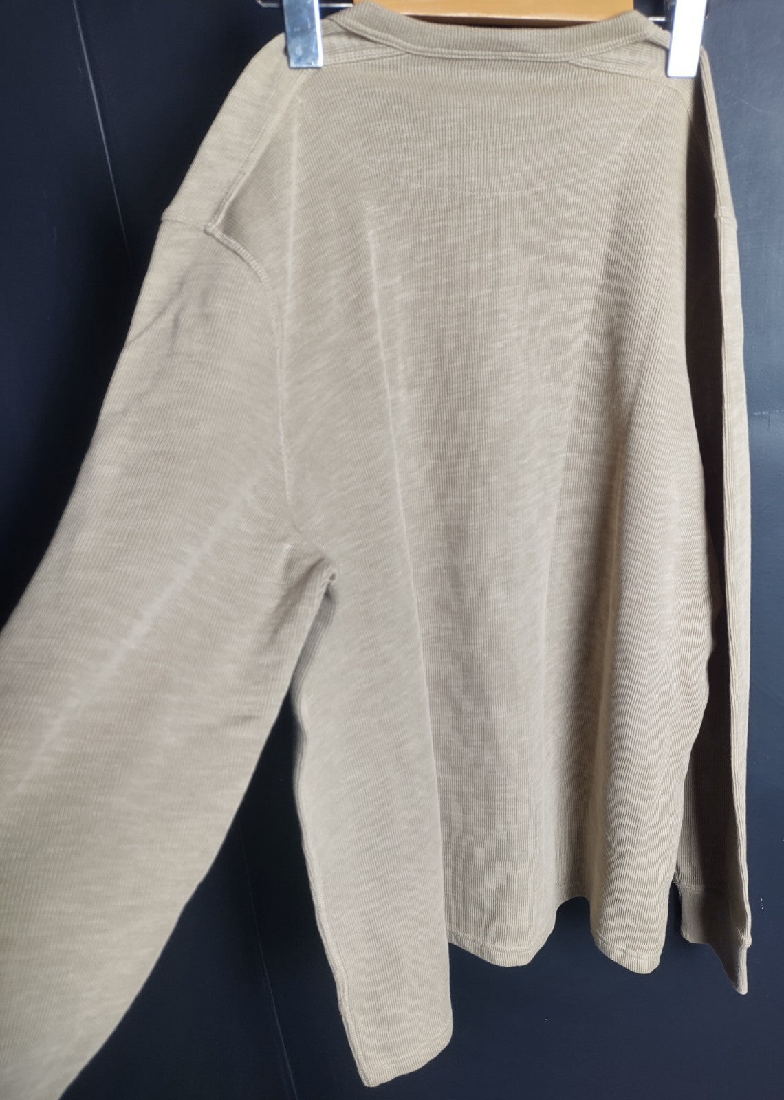 Banana Republic Men’s Beige Long Sleeve Henley Shirt Knit Casual NWT