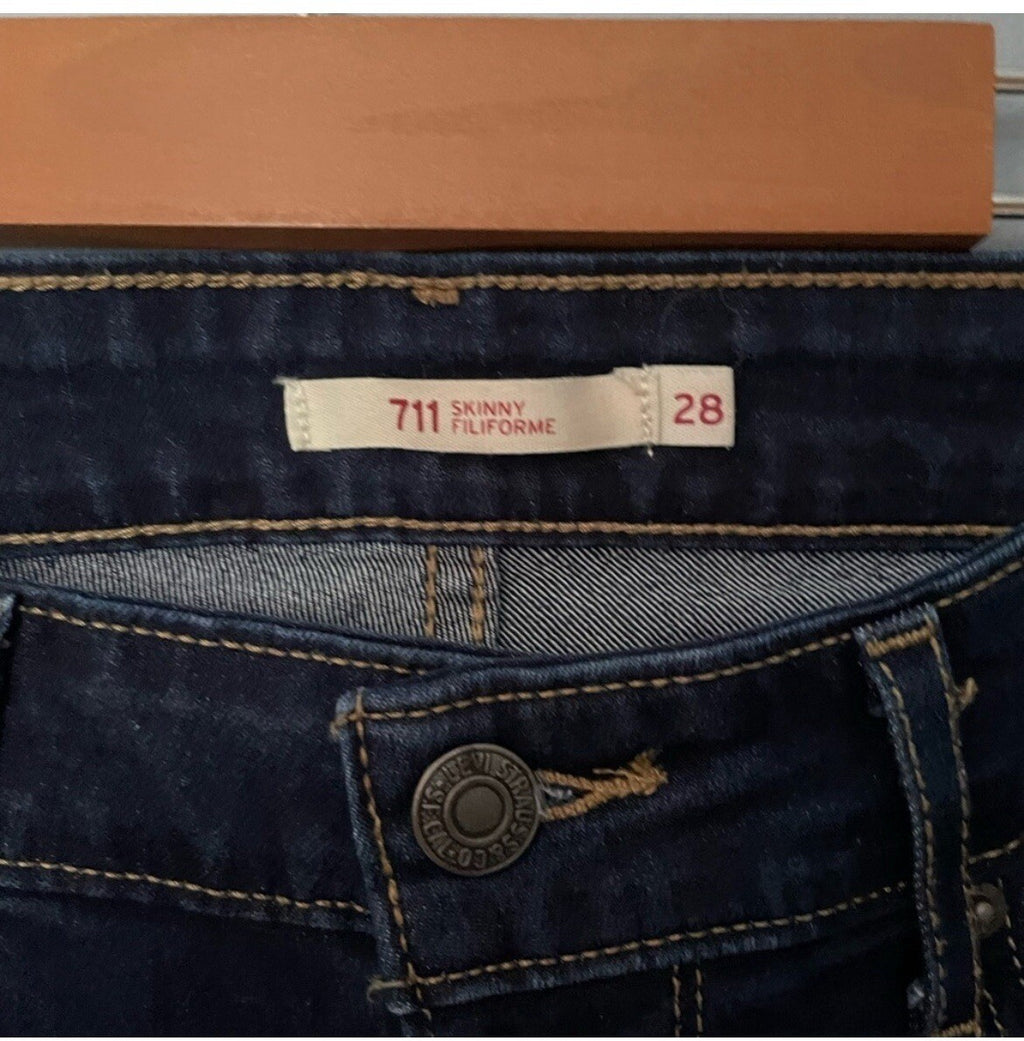 Levi's 711 Skinny Jeans Women's Size 28 Denim Pants Dark Wash Casual