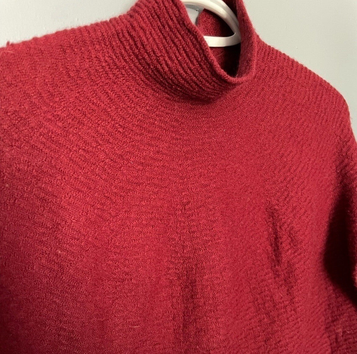 Monoprix Femme Red Turtleneck Sweater Slim Fit Knit Chic Classic Warm