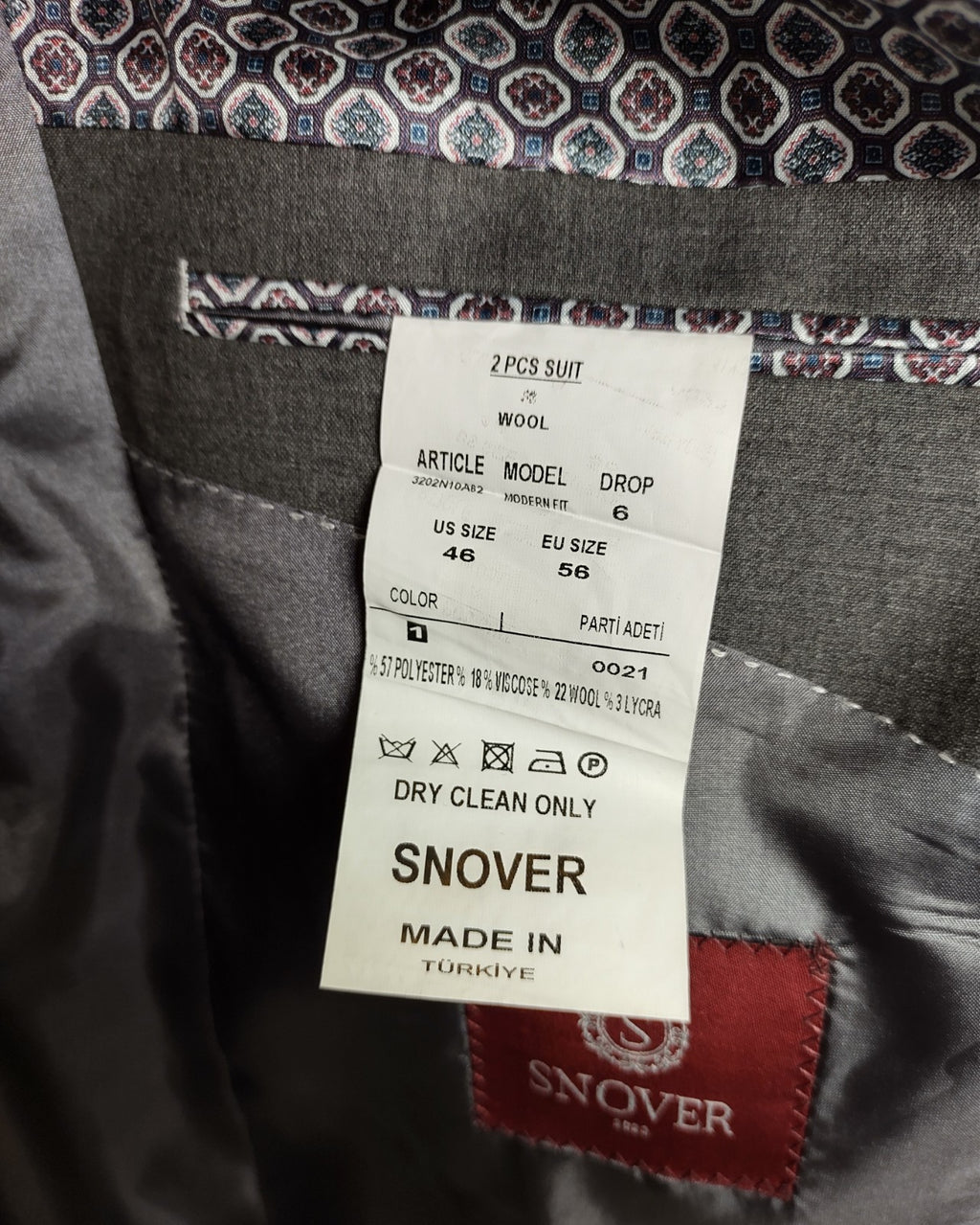 Snover Men's Grey 2-Piece Suit 46R/40W Modern Tailored NWT