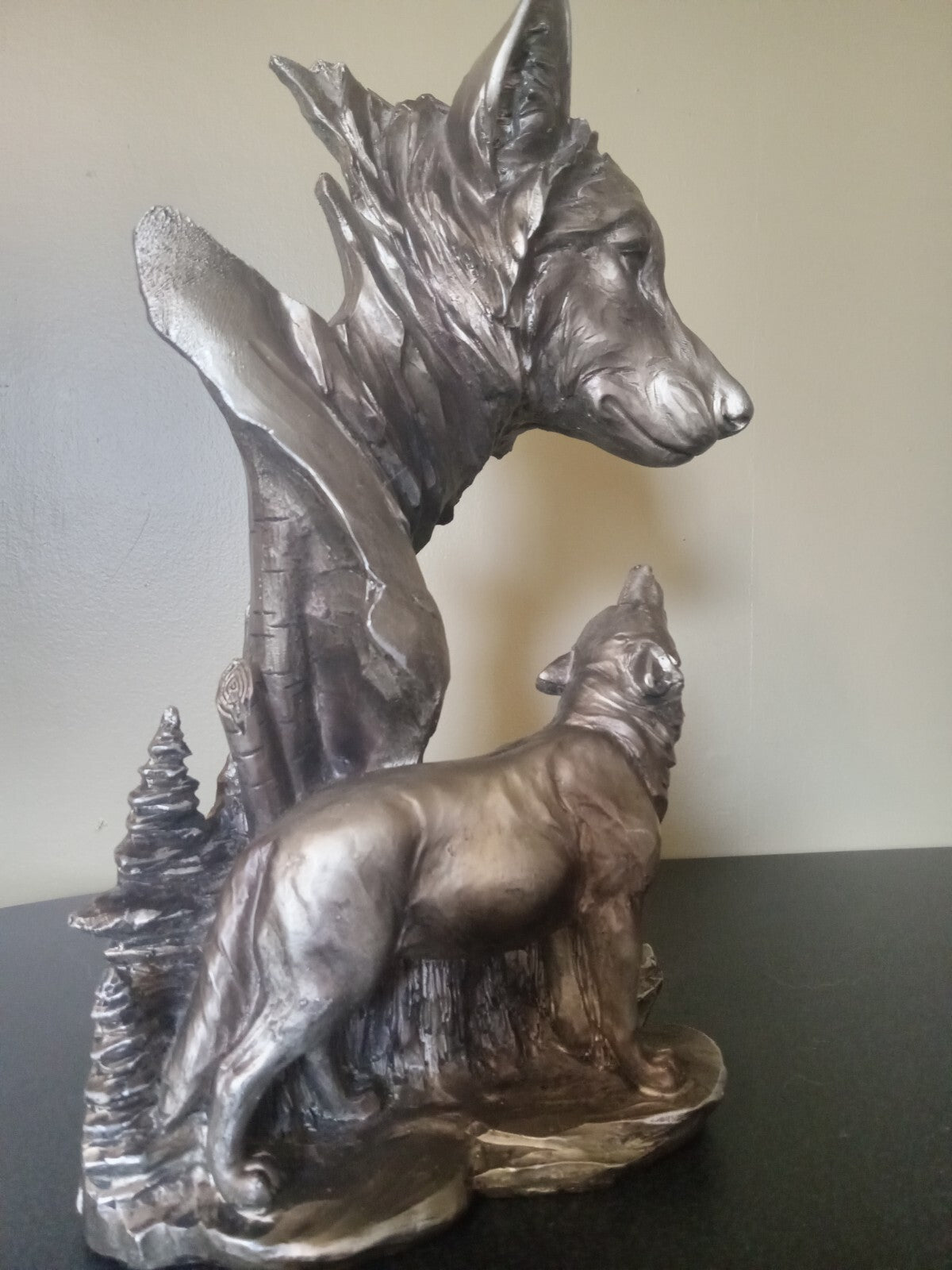 Silver/Pewter Tone Wolf Figurine – 15" High Resin Howling Wolves Statue