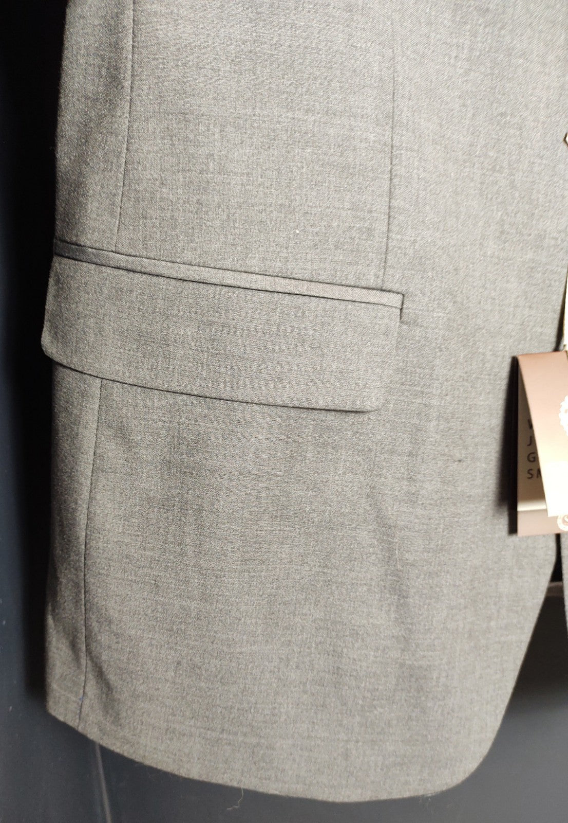 Snover Men's Grey 2-Piece Suit 46R/40W Modern Tailored NWT