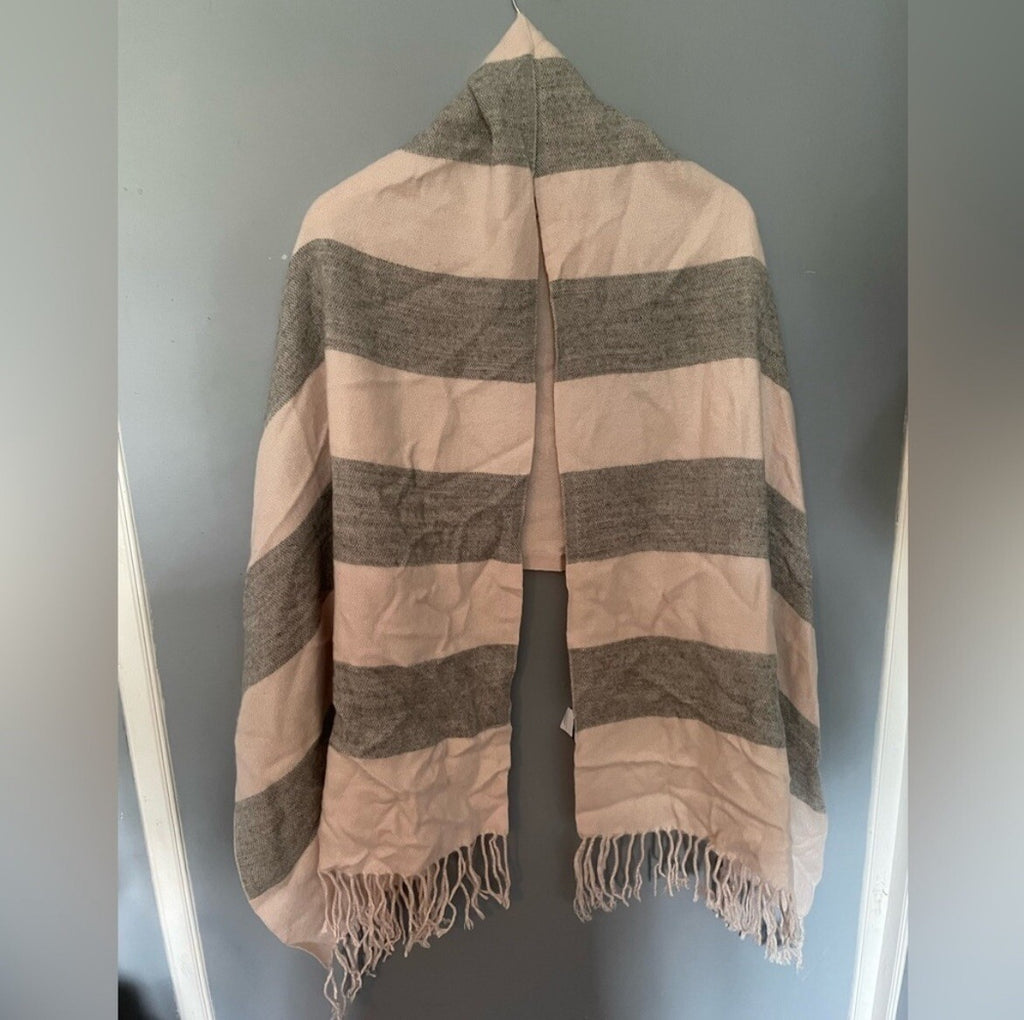 Reitmans Light Pink & Grey Plaid Blanket Scarf Cozy Oversized Soft Warm