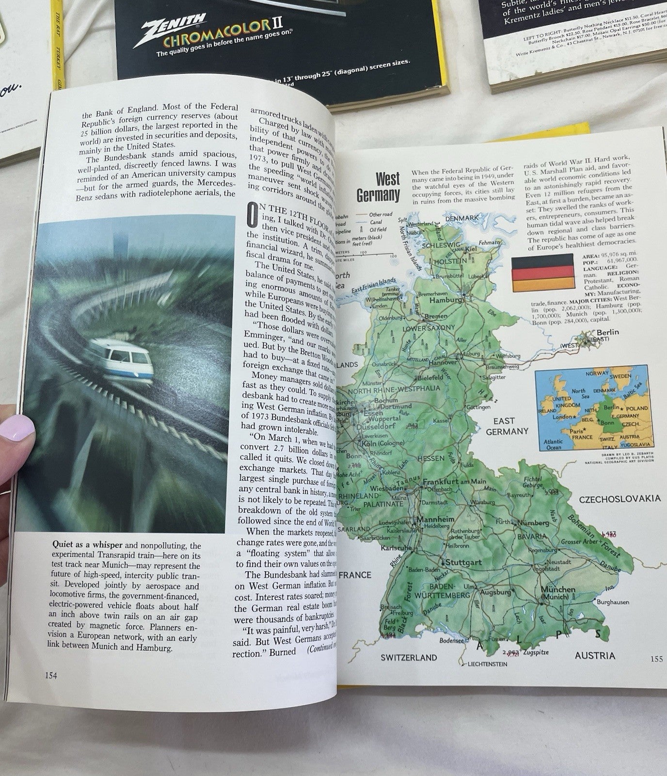 Nat Geo Jul–Dec 1977 Slipcover Set | Illustrated, Wildlife, Discovery