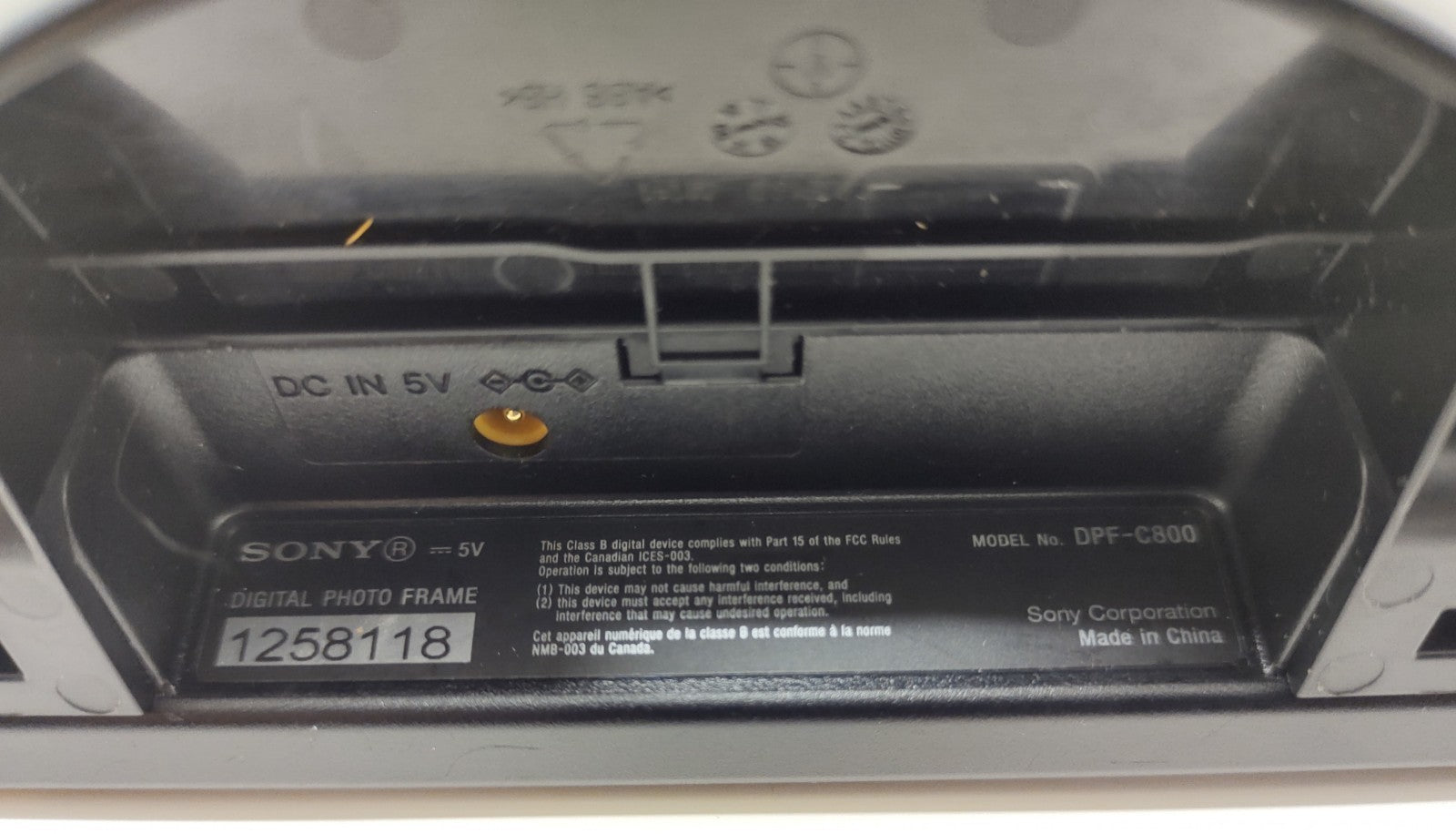 Sony S-Frame DPF-C800 8" Digital Photo Frame Black 600x800 LED Display