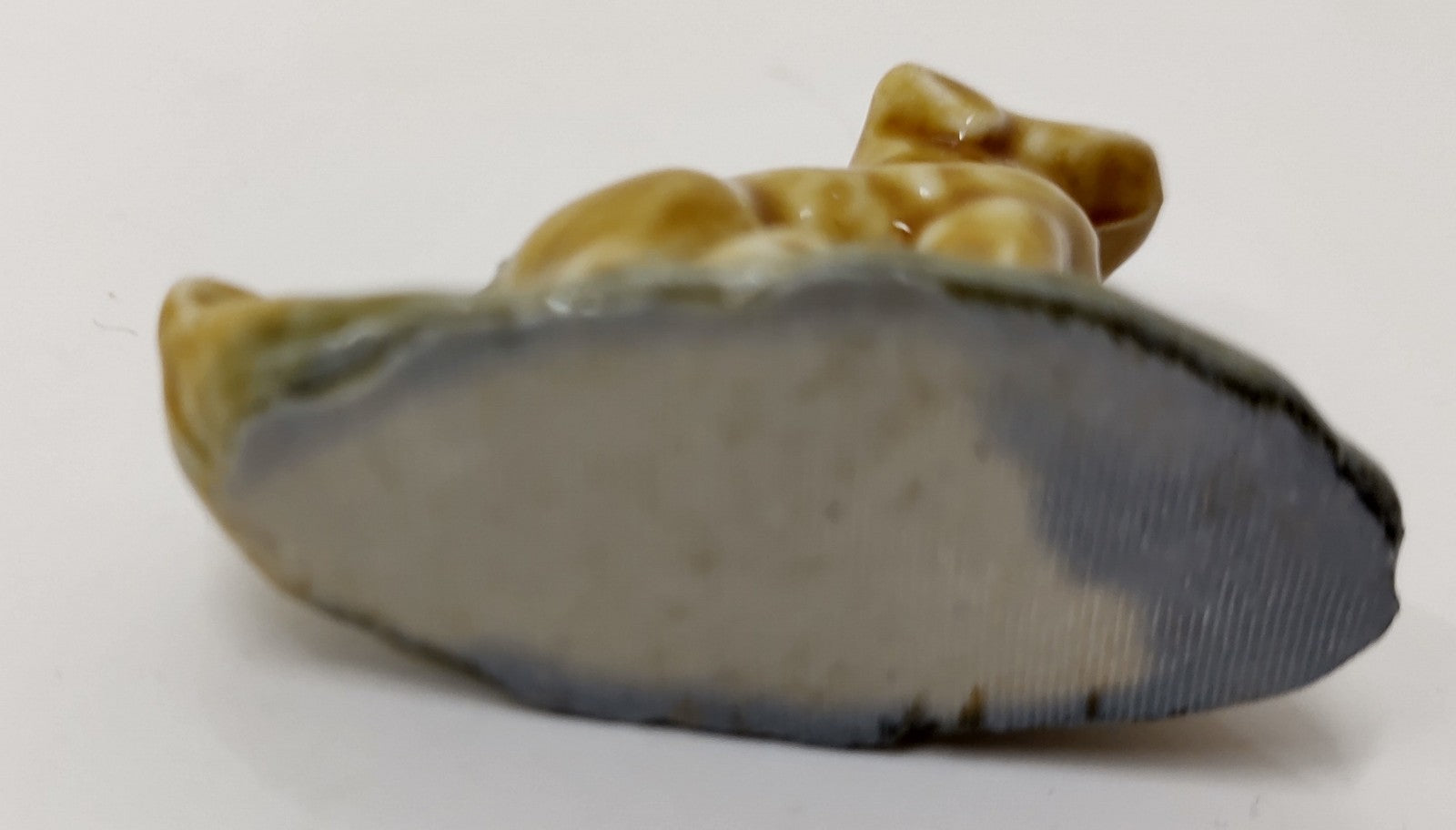 Vintage Wade Whimsies Golden Retriever Puppy Dog Mini Porcelain Figurine