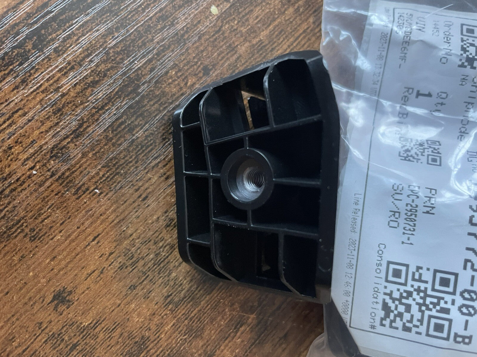 Tesla Model Y Fender Bracket Right Passenger Side OEM – Part #1493773‑00‑B