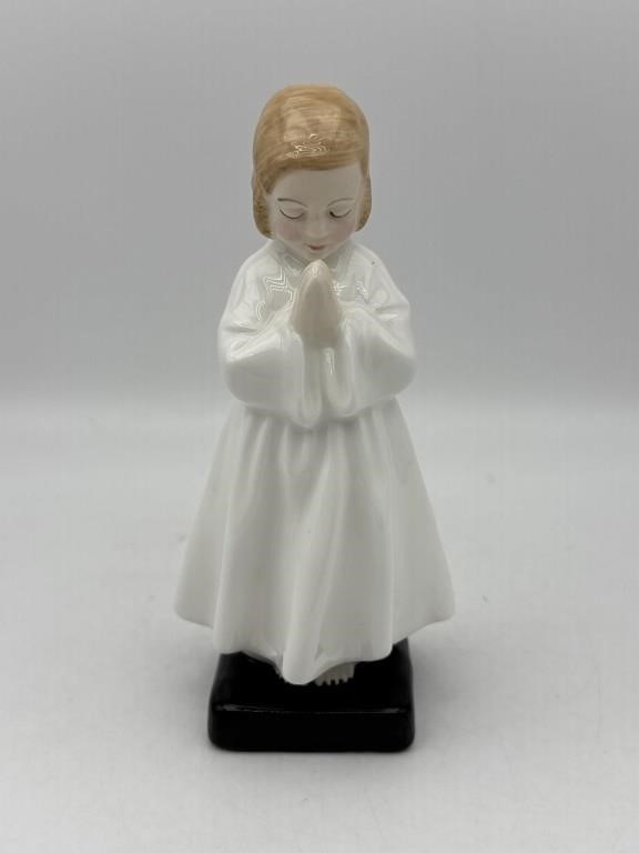 Royal Doulton Figurine “Bedtime” HN1978 – Vintage Porcelain Collectible