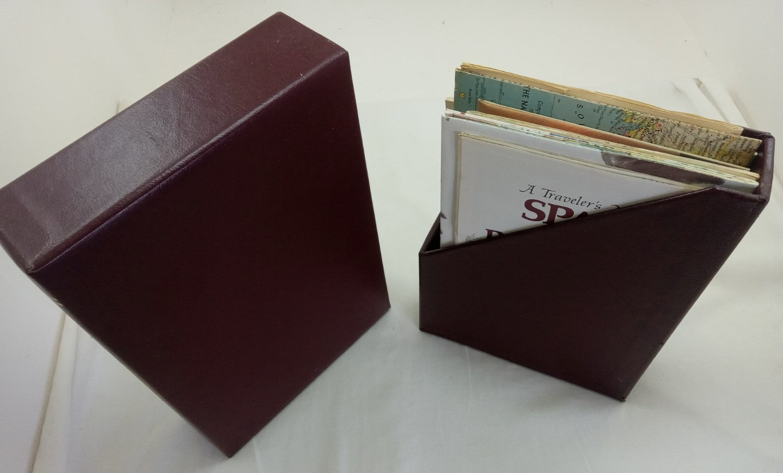 National Geographic Leather Map Case – Vintage Collector's Edition, 20 Maps