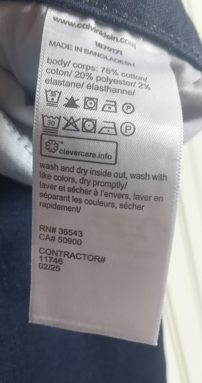 NWT Women’s Calvin Klein Jeans Size 31x27 – Slim Straight Mid Rise Denim