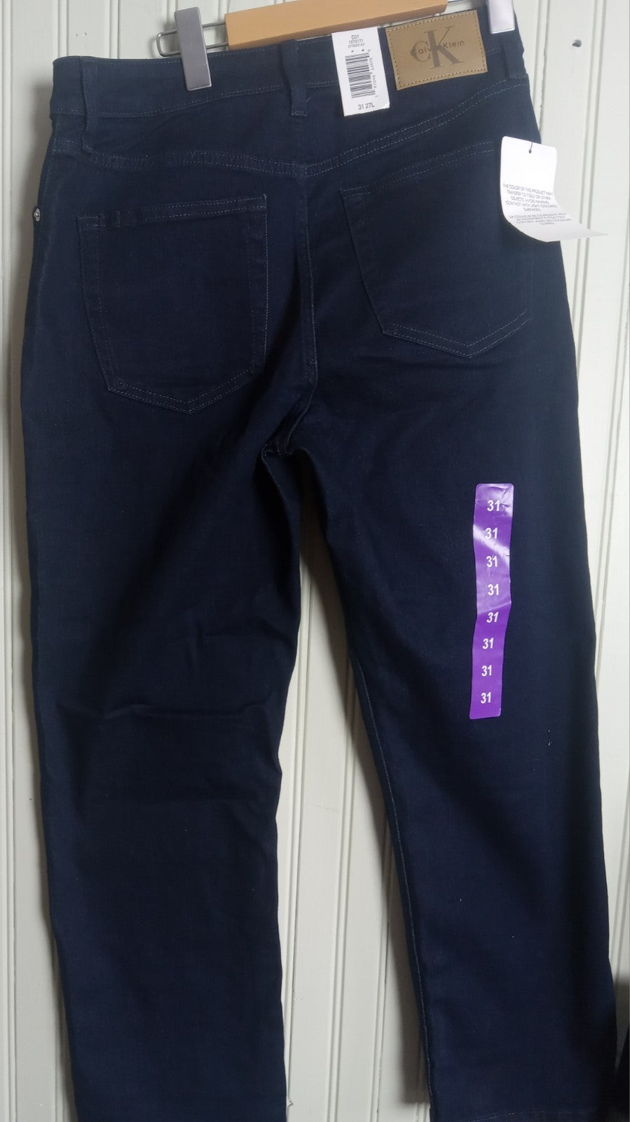 NWT Women’s Calvin Klein Jeans Size 31x27 – Slim Straight Mid Rise Denim