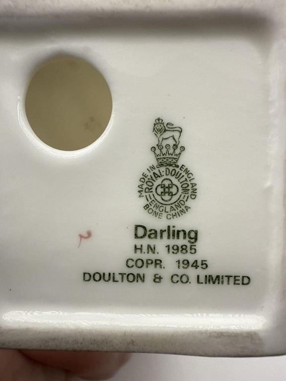 Royal Doulton Figurine “Darling” HN1985 – Fine Bone China Collectible