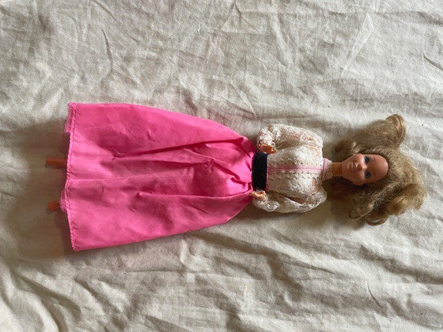 1979 Mattel Heart Family Mother Doll Angel Face Pink White Dress Vintage