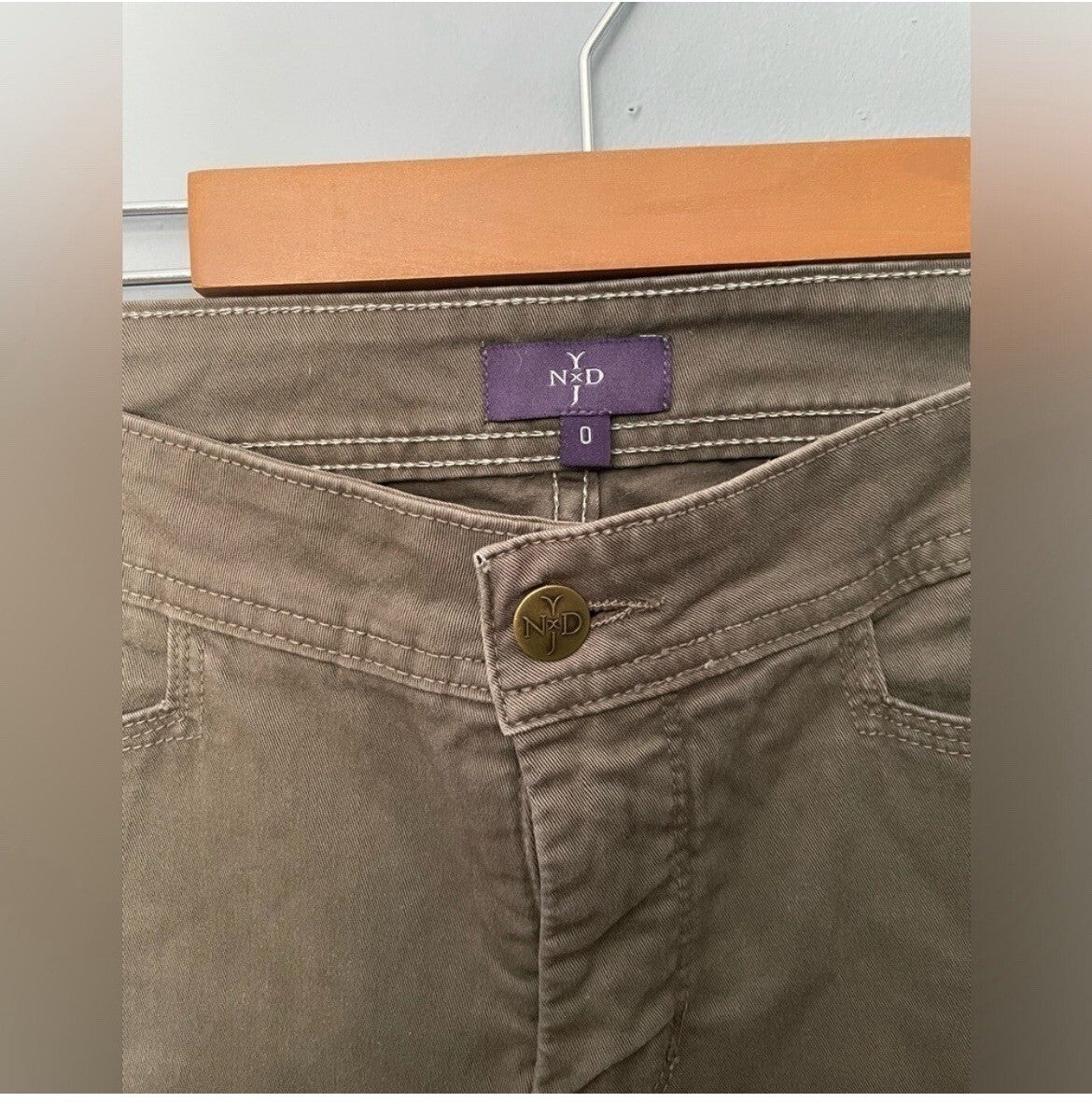 NYDJ Olive Skinny Ankle Pants Zipper Detail Women's Size 0 Stretch Fit