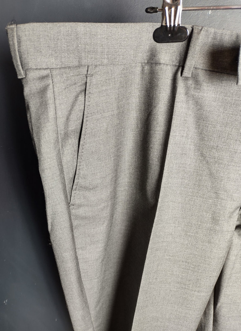 Snover Men's Grey 2-Piece Suit 46R/40W Modern Tailored NWT