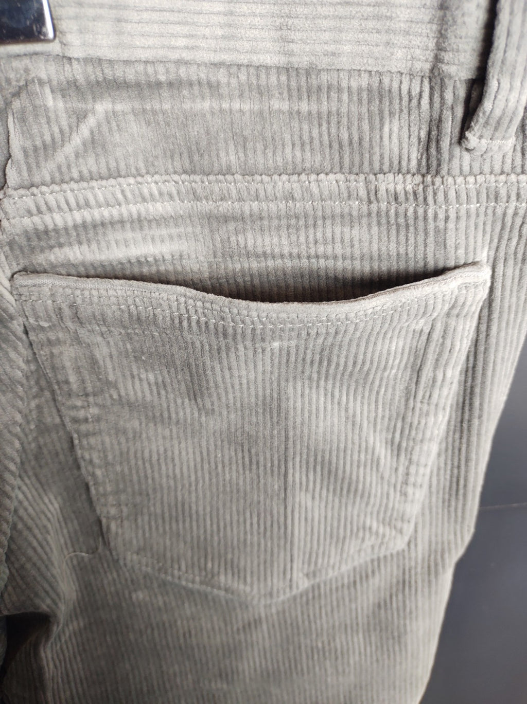 Snover Men’s Grey Corduroy Chino Pants Straight Leg Stretch Fit NWT