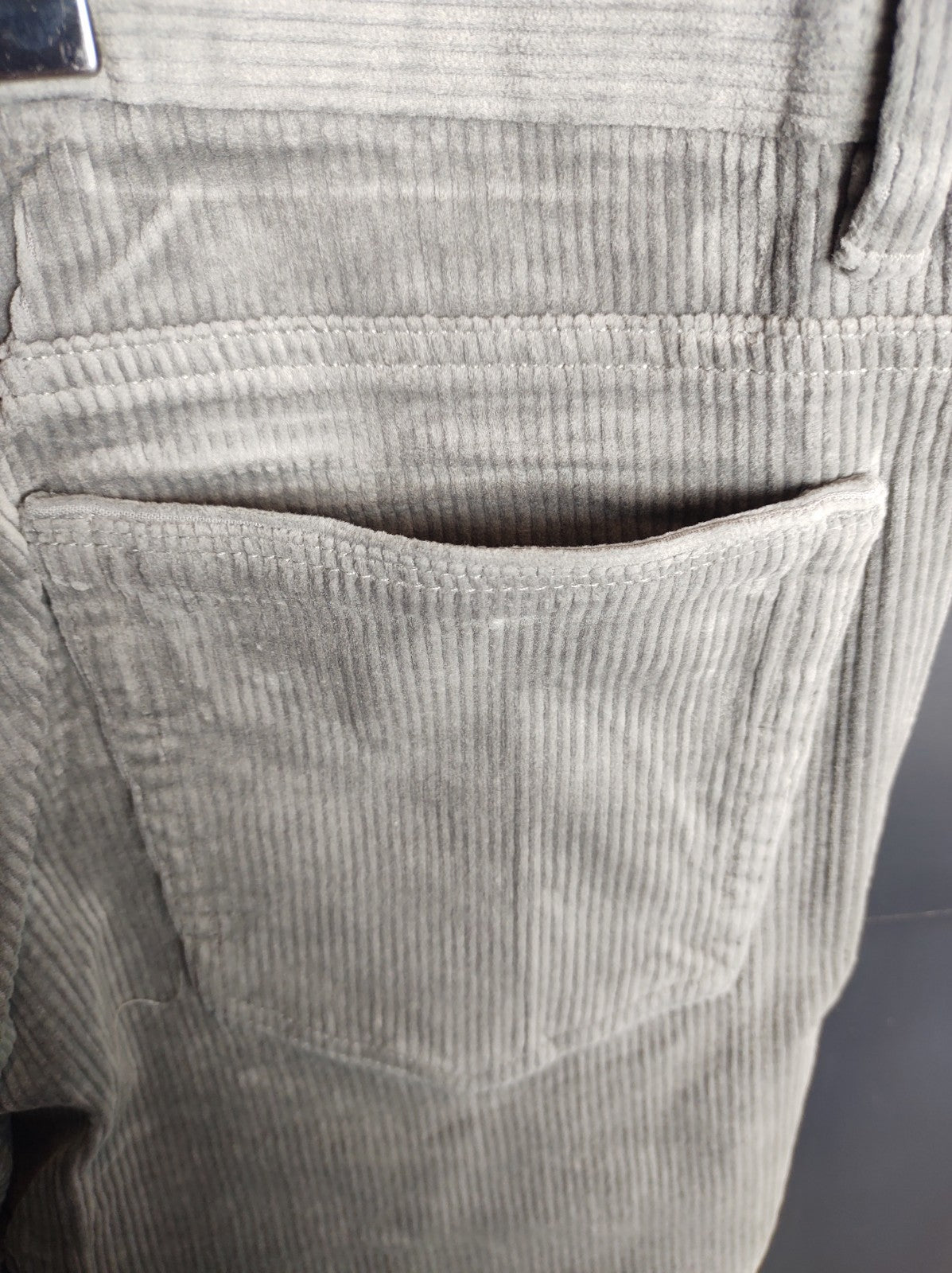 Snover Men’s Grey Corduroy Chino Pants Straight Leg Stretch Fit NWT