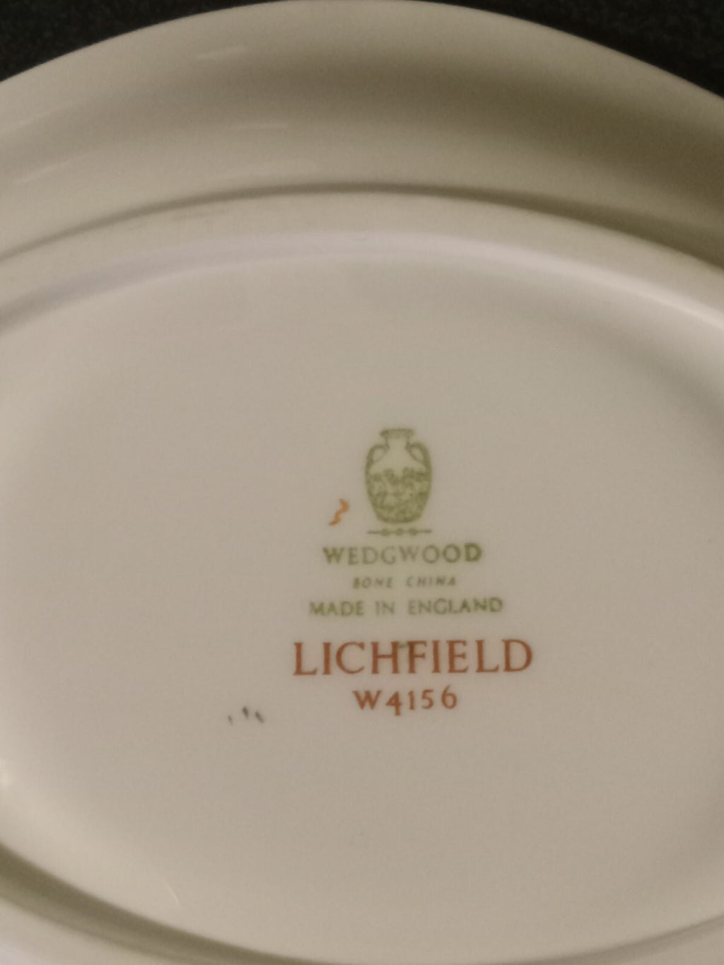 Wedgwood W4156 Lichfield Gravy Boat with Matching Drip Plate Floral Pattern