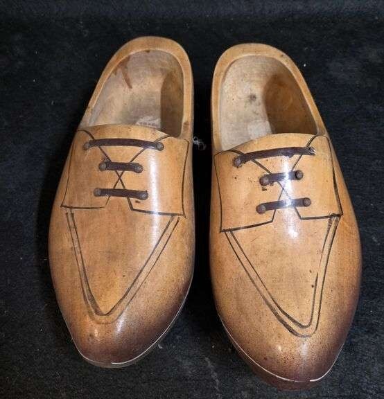 Vintage Dutch Wooden Clogs – Hand‑Painted Klompen Folk Art Collectible (Pair)