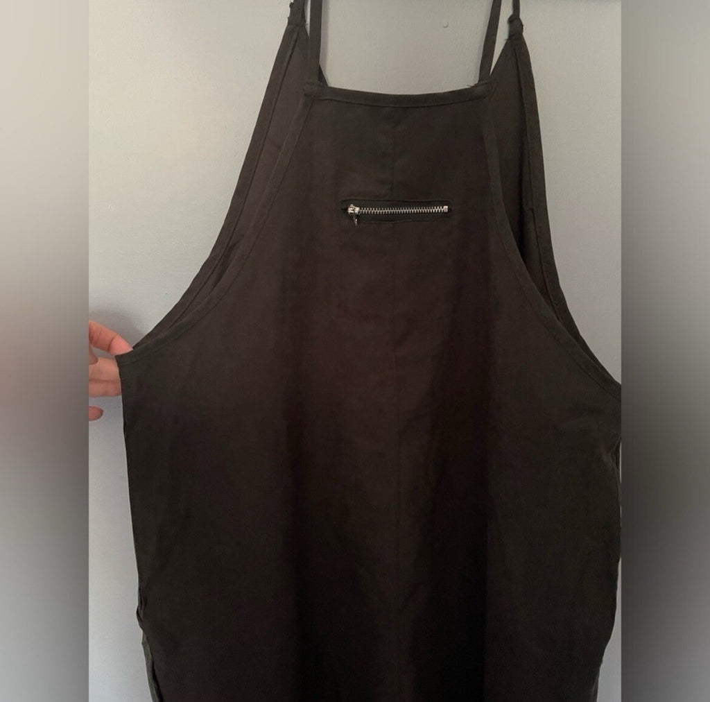 Women’s Suede-Like Black Jumpsuit Size Medium – Fashionable One-Piece VG