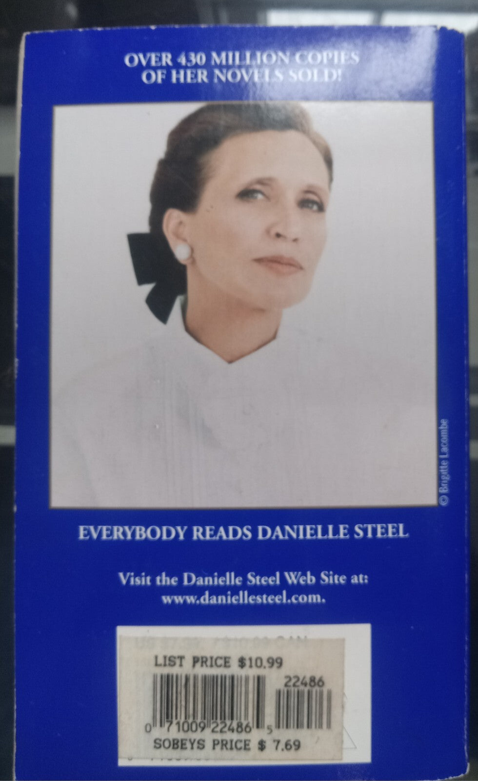 Irresistible Forces by Danielle Steel PB Romance Bestseller Novel