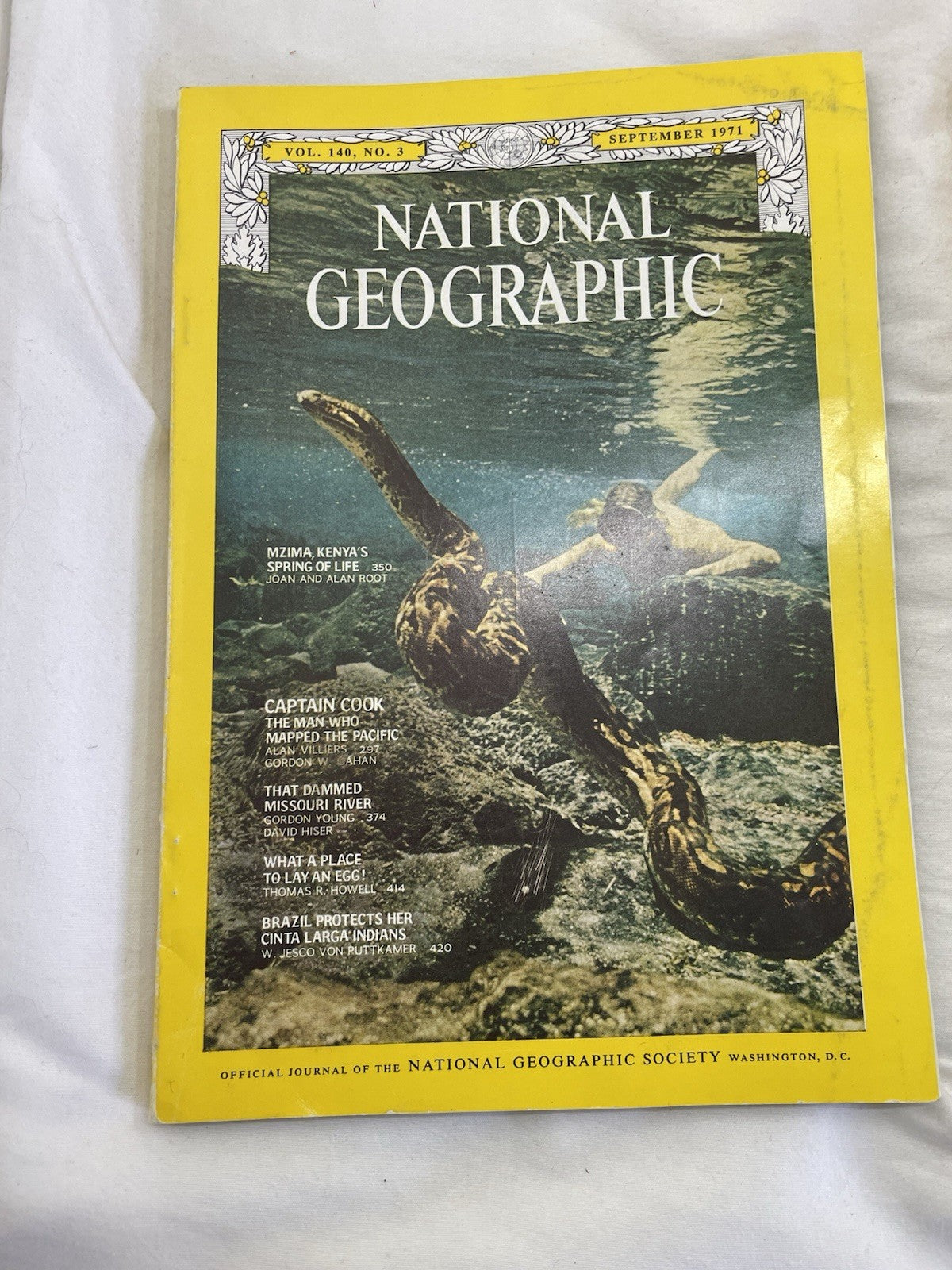 Nat Geo Mags Jul–Dec 1971 Vtg Set Slipcvr World Wildlife Travel Retro