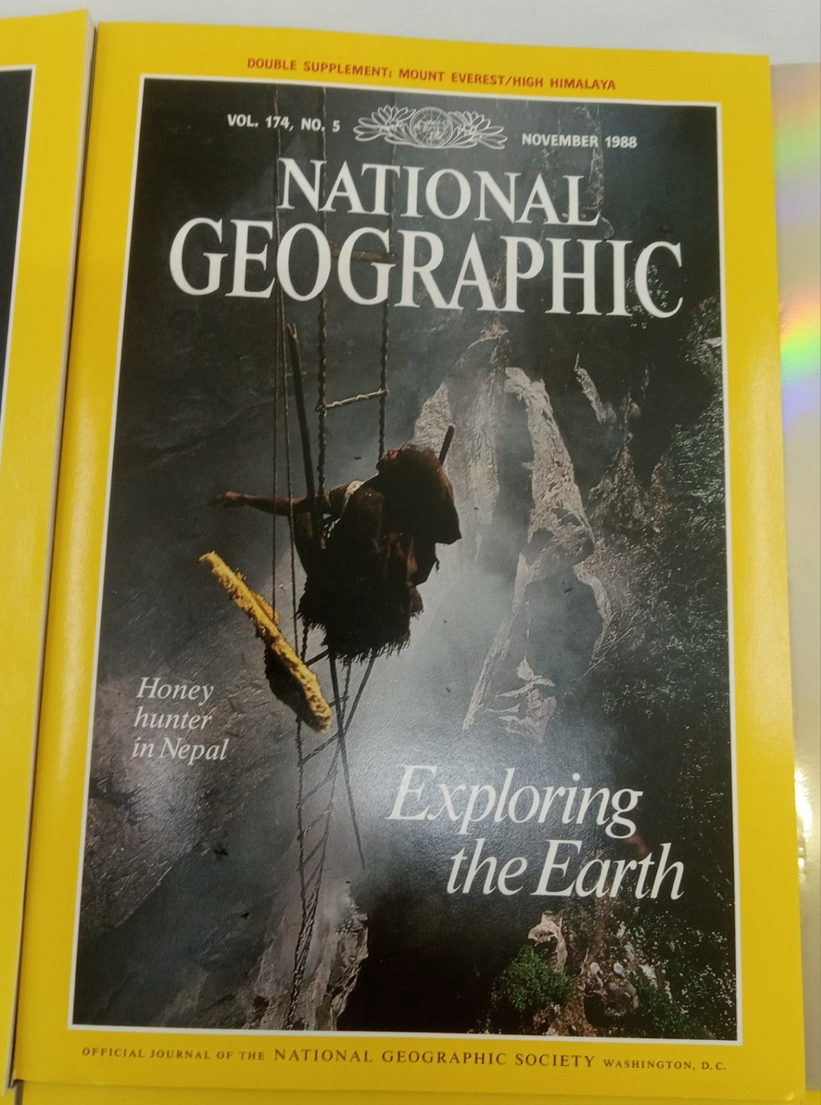 Nat Geo Magazines With Slipcover July To December 1988