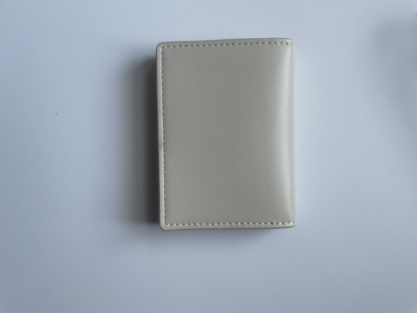 Small Cream Beige Wallet & Coin Purse – Compact Zip Closure Travel Accessory