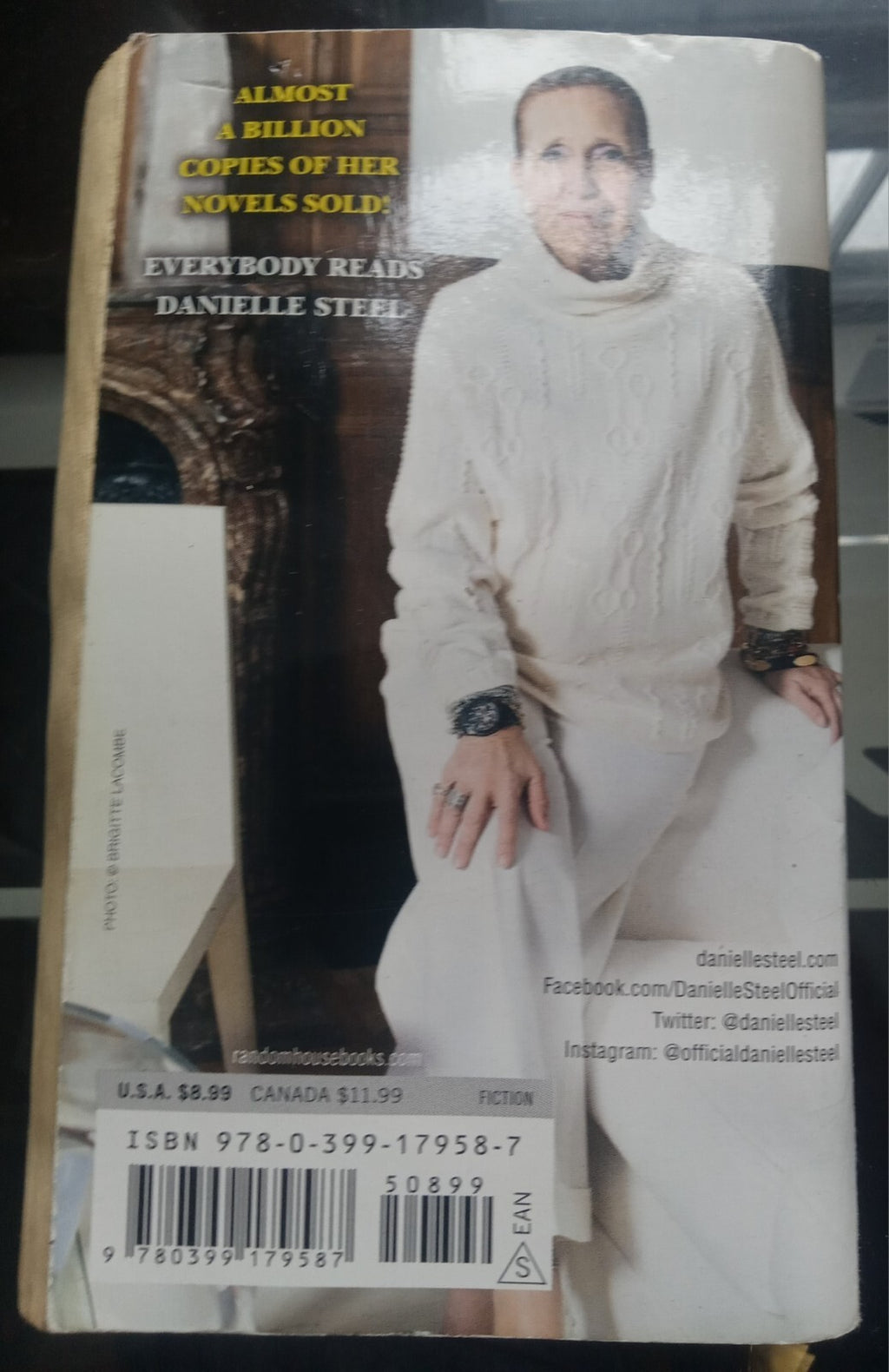 The Numbers Game by Danielle Steel PB Women’s Fiction Family Saga