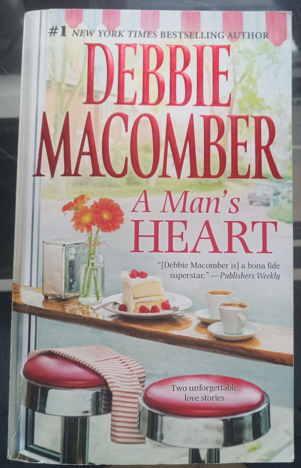 A Man's Heart by Debbie Macomber – Paperback VG