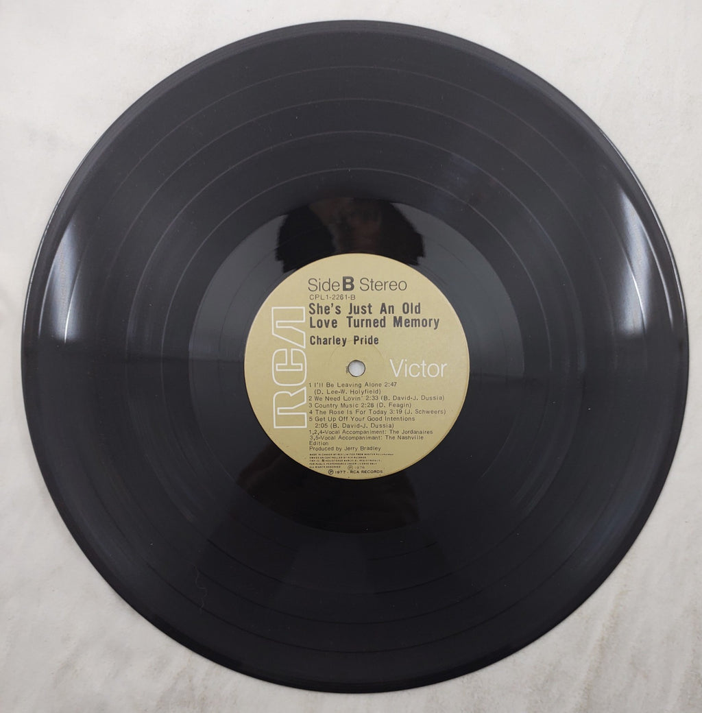 Charley Pride – She’s Just an Old Love Turned Memory LP RCA Canada