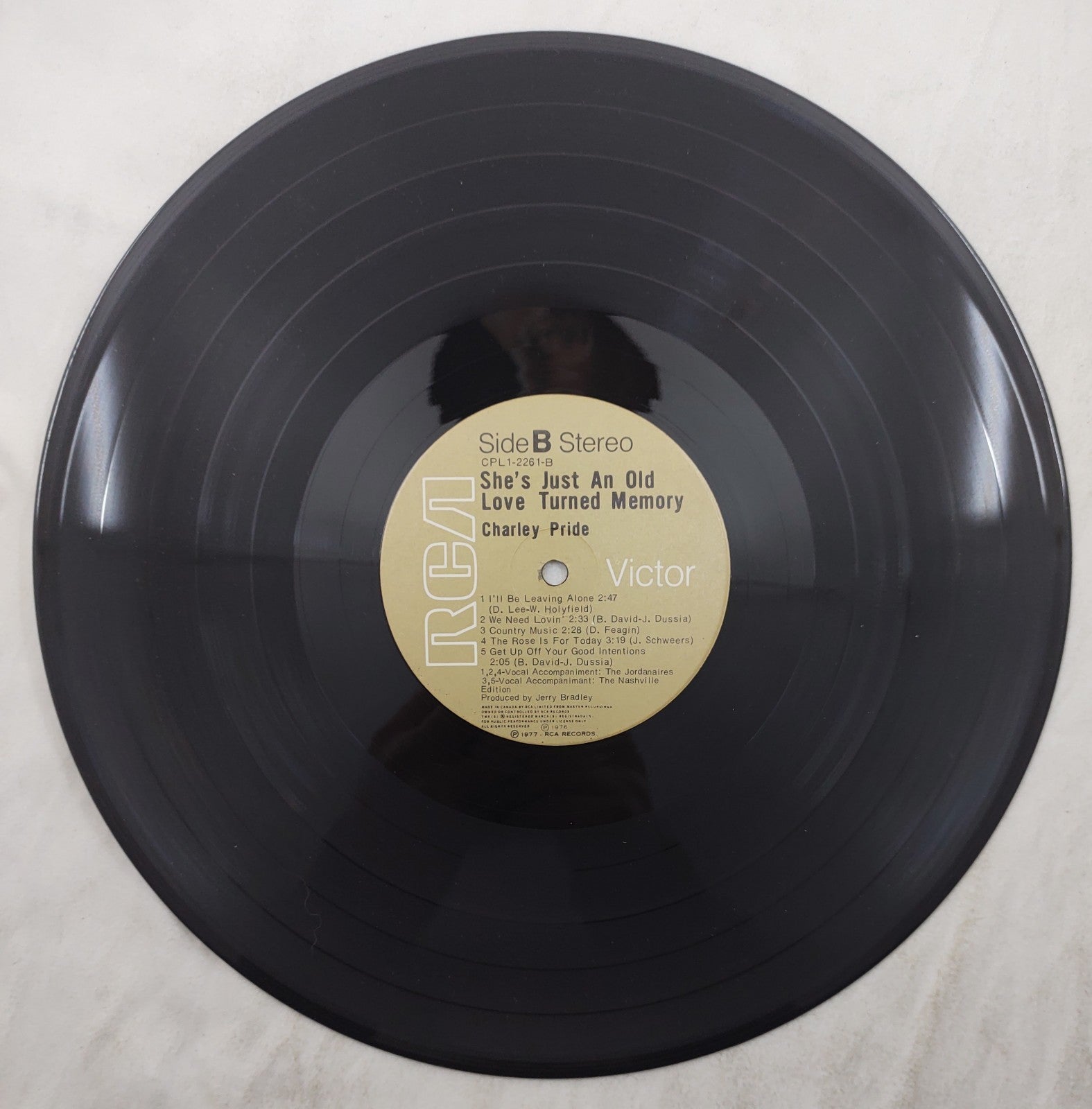 Charley Pride – She’s Just an Old Love Turned Memory LP RCA Canada