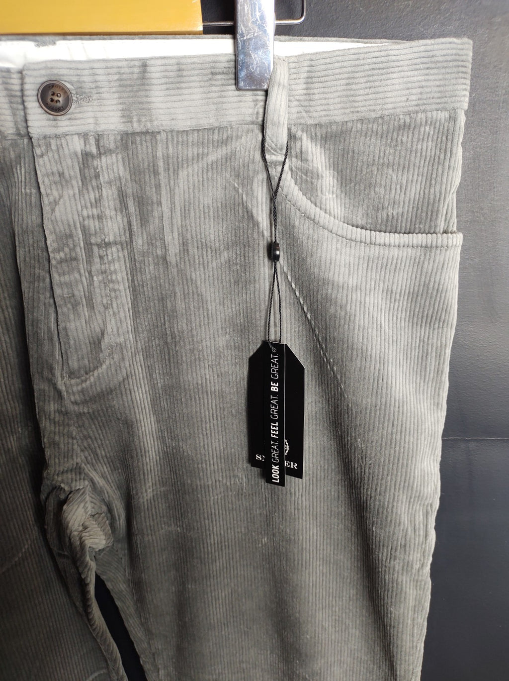 Snover Men’s Grey Corduroy Chino Pants Straight Leg Stretch Fit NWT