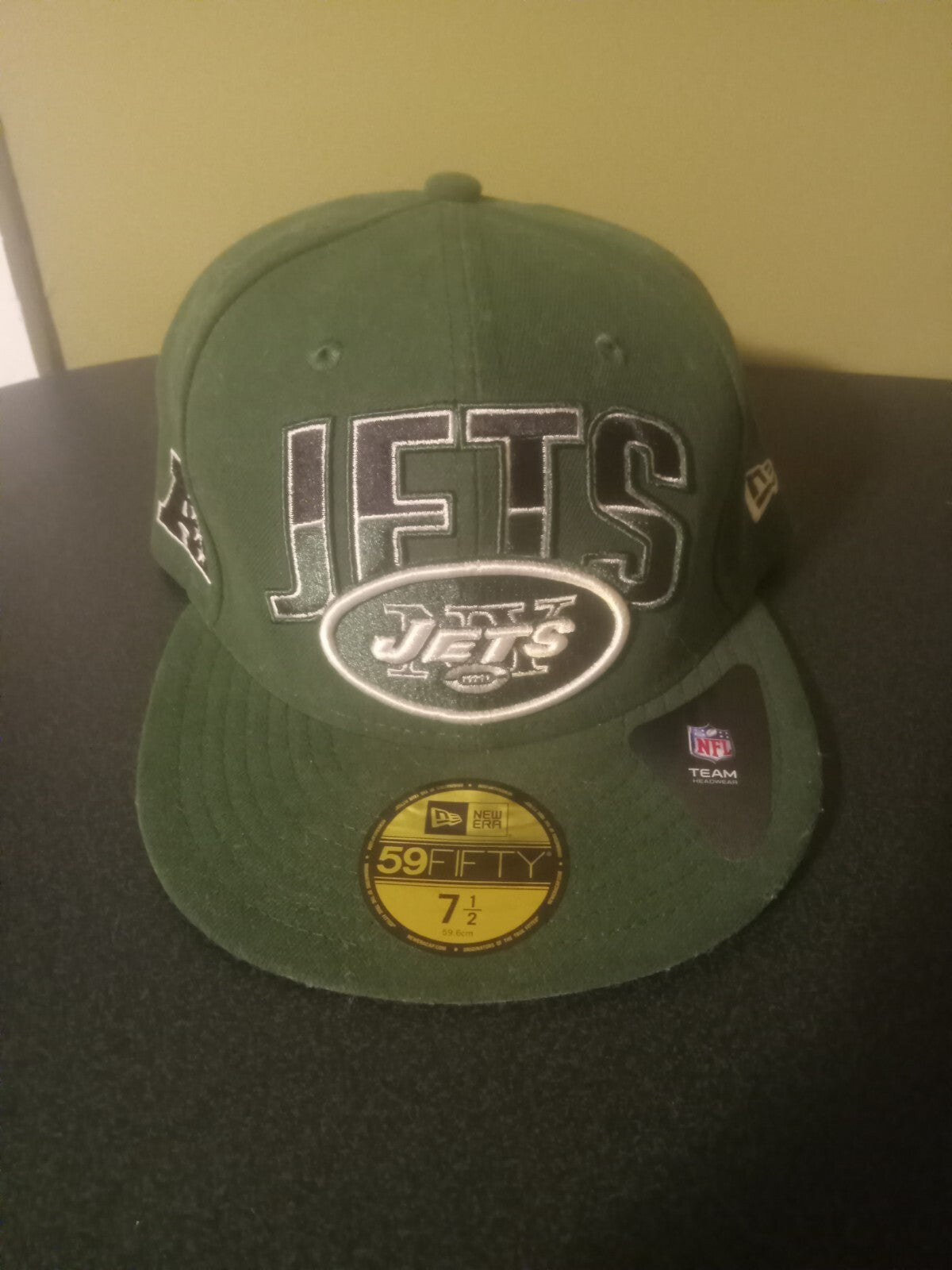 New York Jets Hat New Era 59FIFTY Flat Bill Fitted Cap 7 3/4 NFL Draft Football