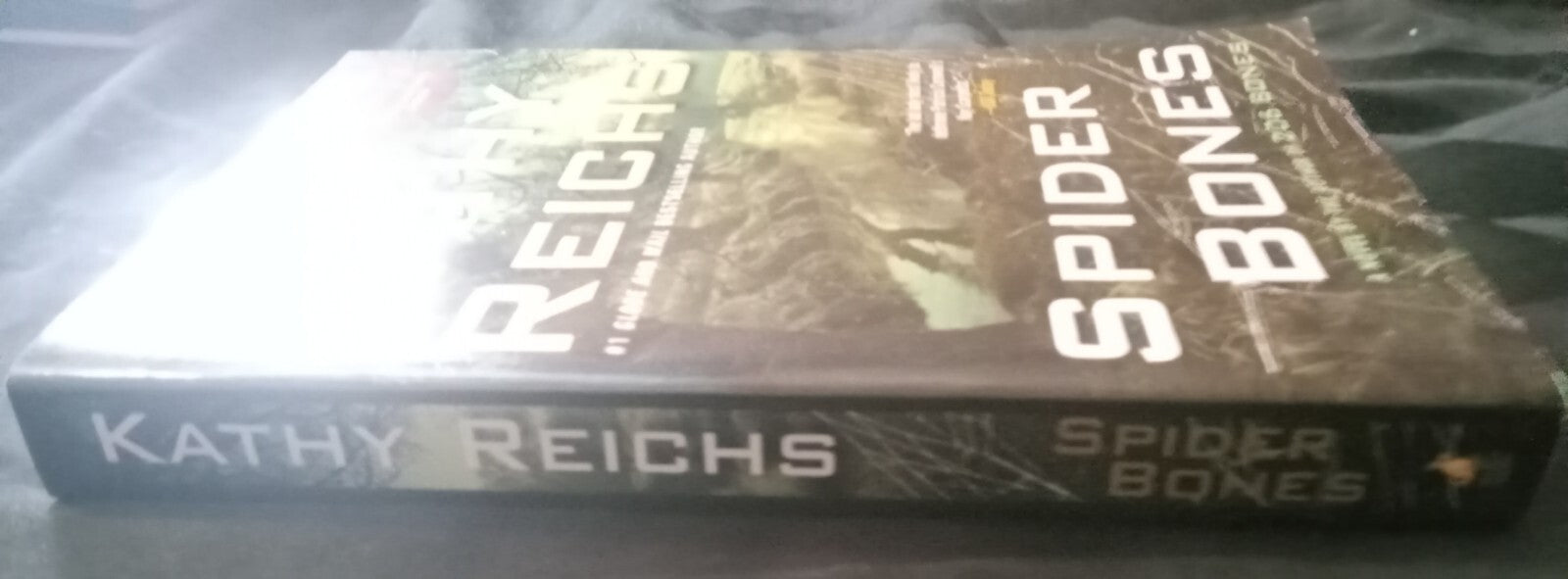 Spider Bones by Kathy Reichs – Temperance Brennan Thriller PB