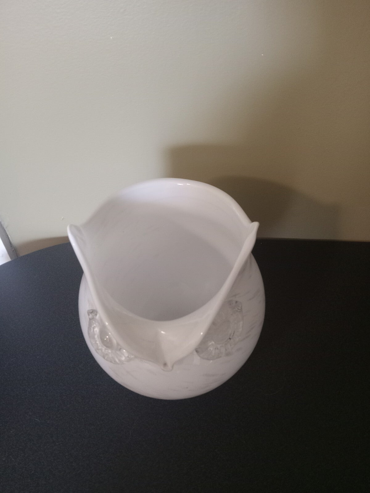 Hand‑Blown Glass Owl Vase – White & Gold Murano‑Style Art Sculpture Collectible