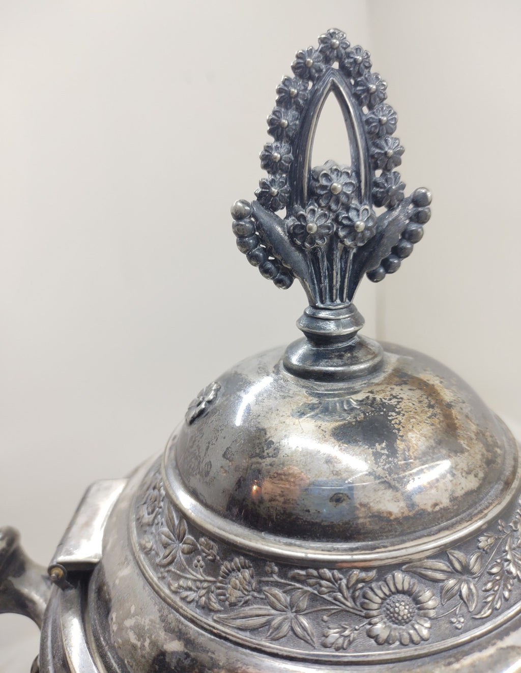 Victorian Repoussé Silverplate Ice Water Pitcher Hinged Lid Ornate Heavy