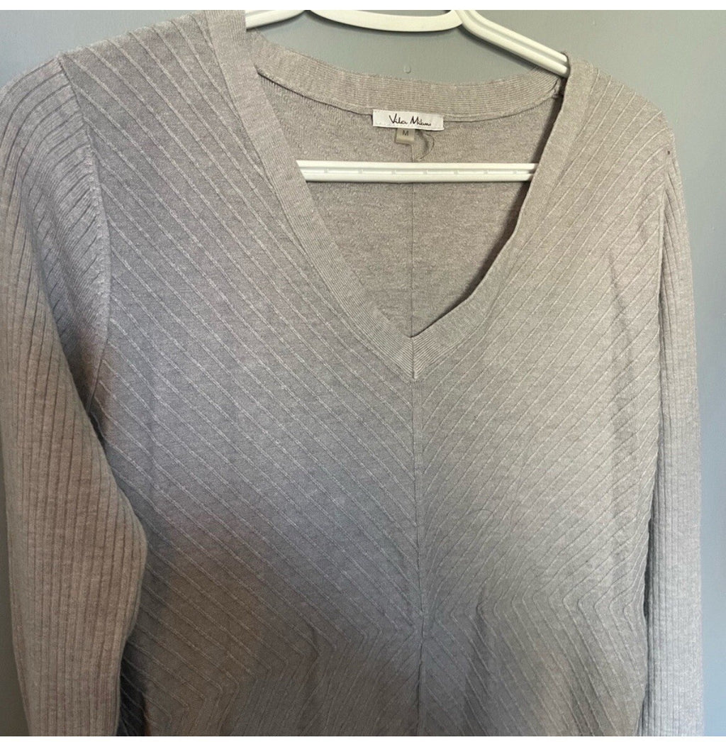 Vila Milano Gray V-Neck Sweater Women's Size Medium Knit Top Casual