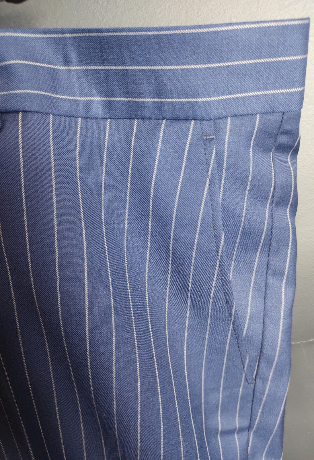 Snover Blue Pinstripe Suit Men's 46 Jacket/40W Pants 2-Pc Sharp Fit